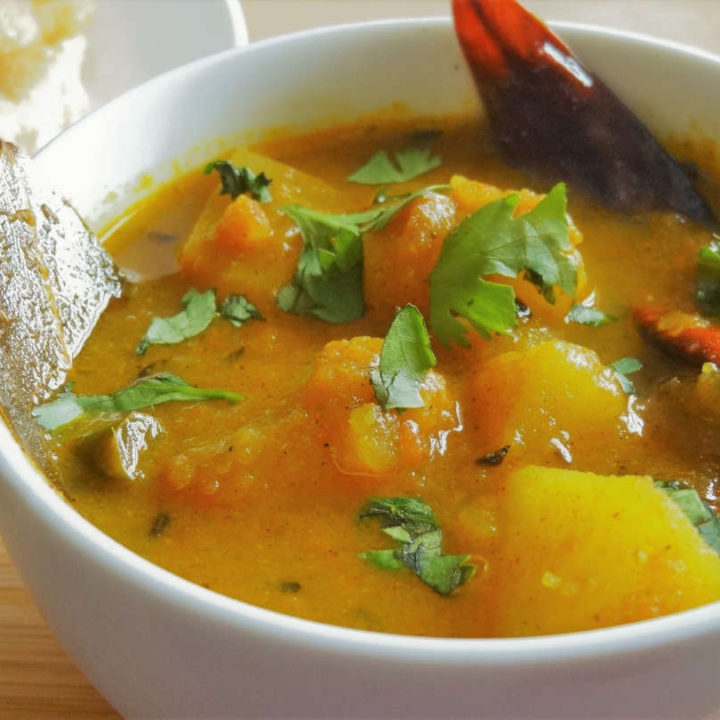 Potato Curry Recipe How To Make Aloo Curry Felicity Plus